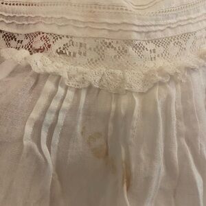 Doen size 2. See picture for stain